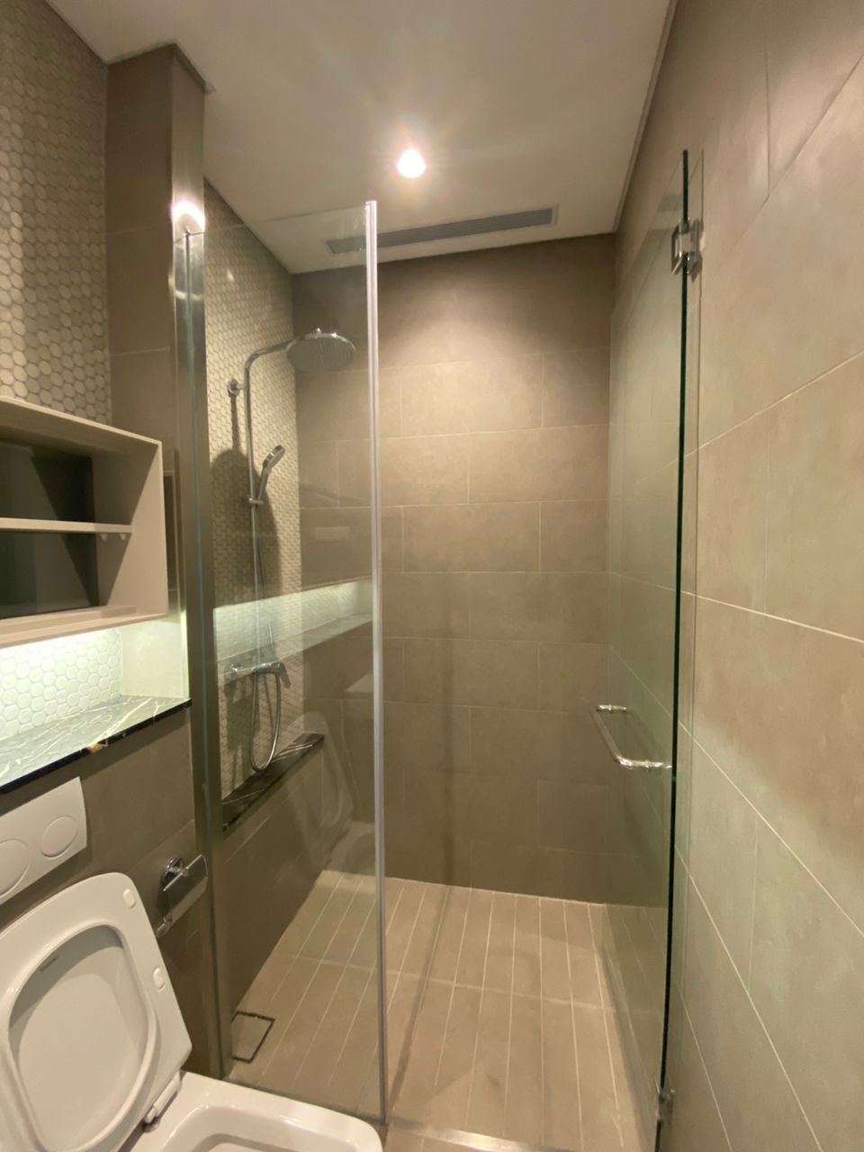 Lucentia 1 bed 554sf FF - photo 4
