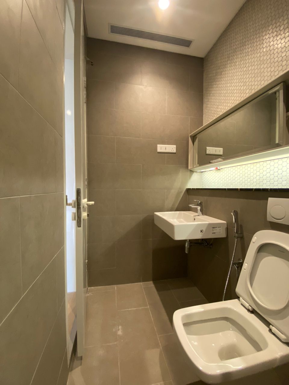 Lucentia 1 bed 554sf FF - photo 5