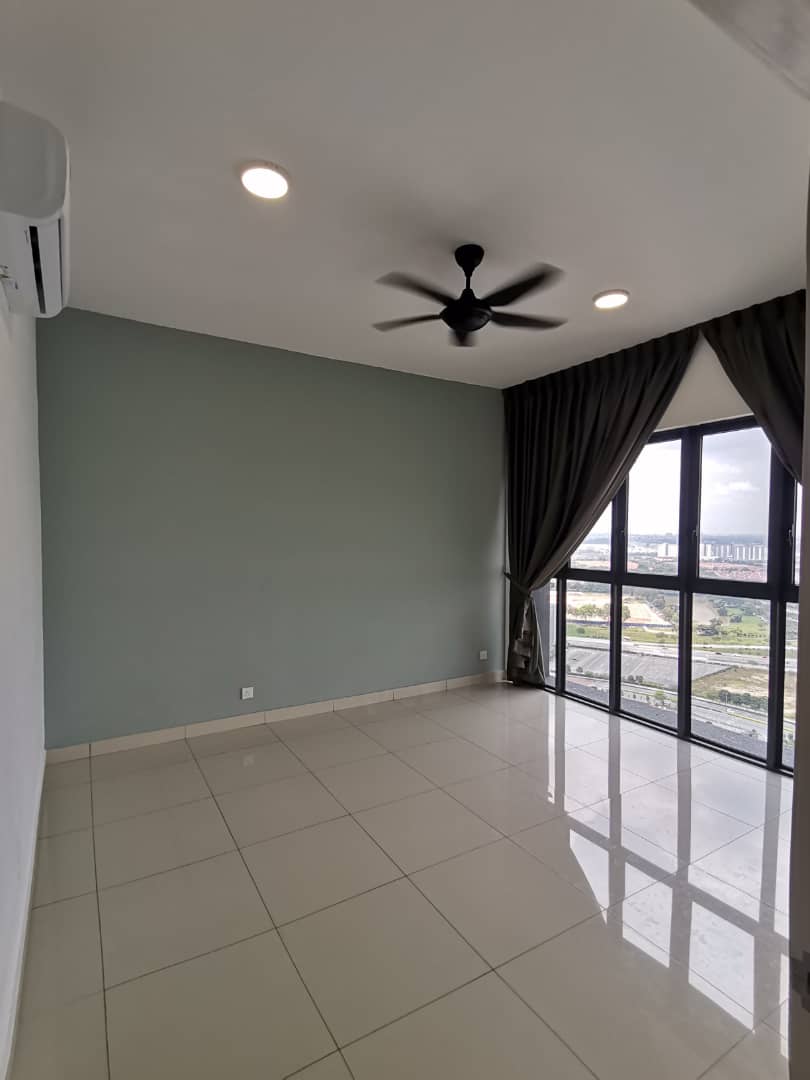 Setia City 2plus1 bed 2 bath 985sf PF 2200 - photo 2