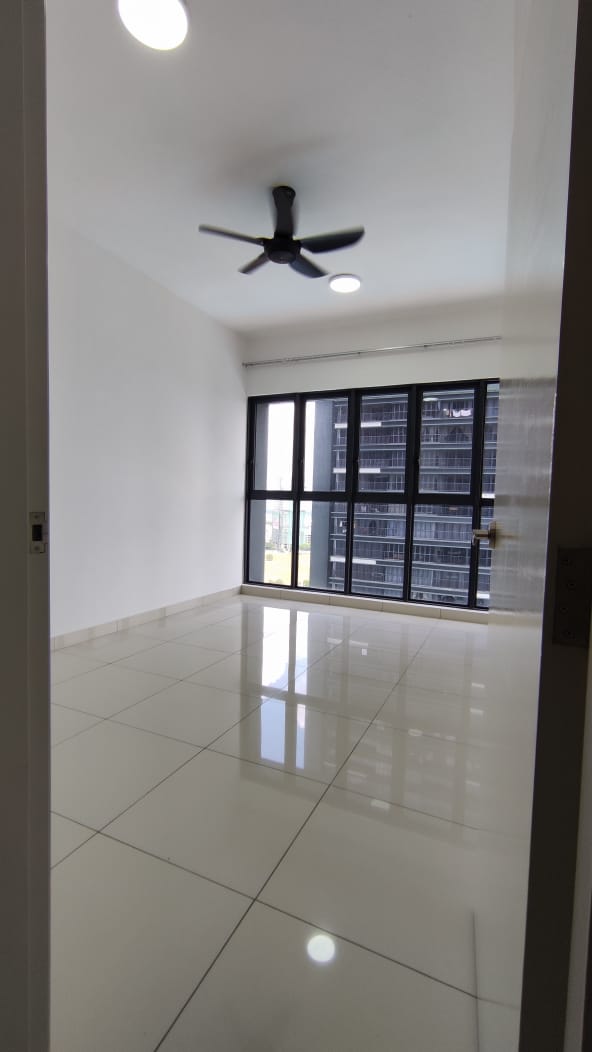 Setia City 2plus1 bed 2 bath 985sf PF 2300 - photo 4