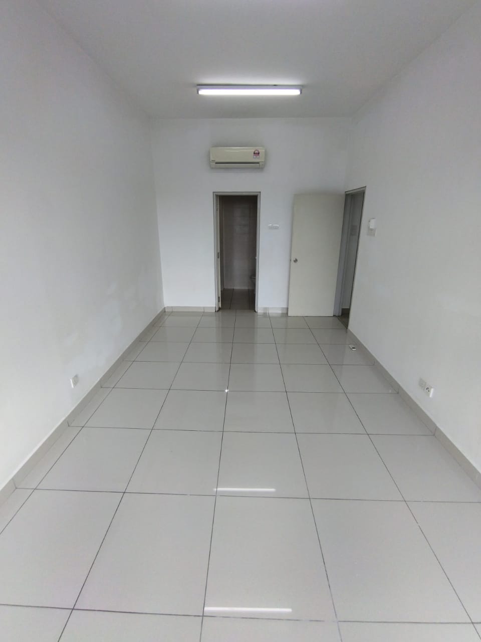 I Residence I City 1207sf PF 2p1R 2B - photo 4