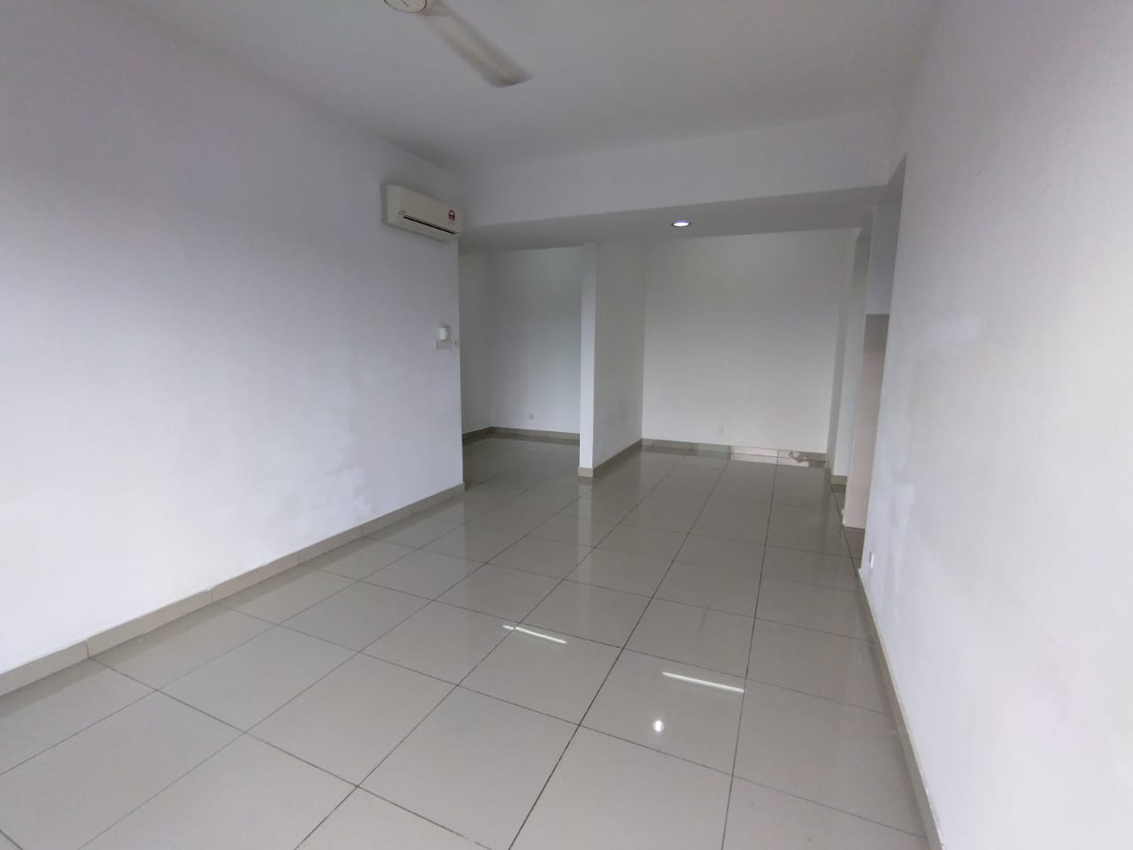 I Residence I City 1207sf PF 2p1R 2B - photo 5