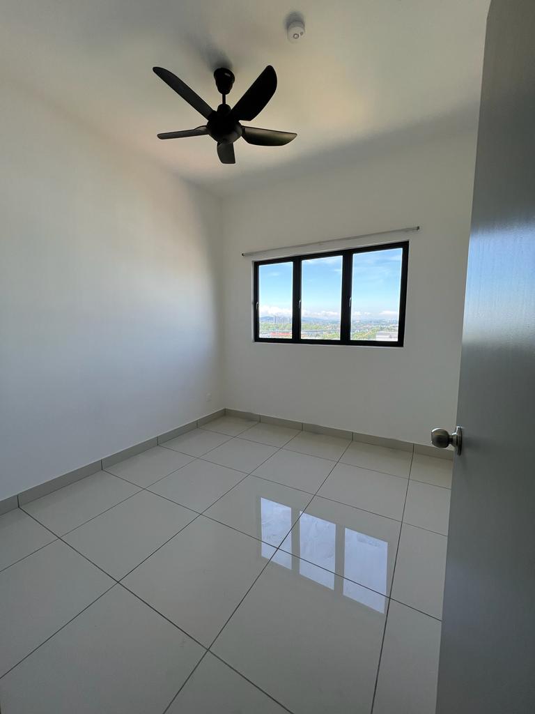 Traders Garden 773sf 3R2B 1700 - photo 2