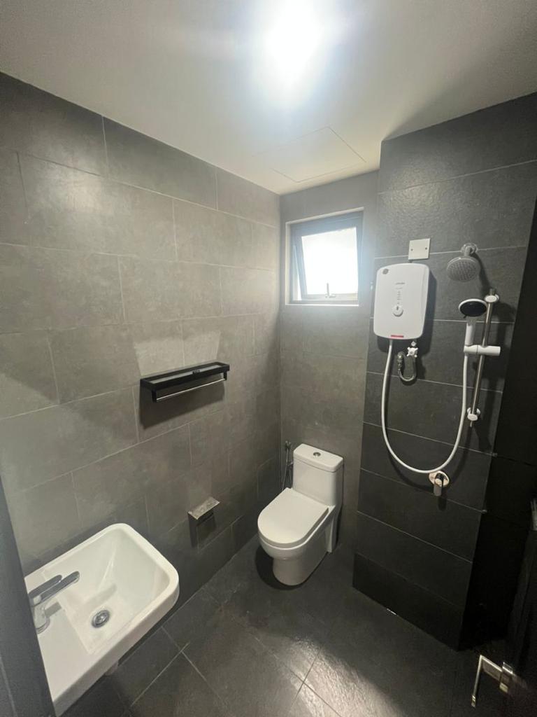 Neu Suites 2R1B 430sf 1700 - photo 3