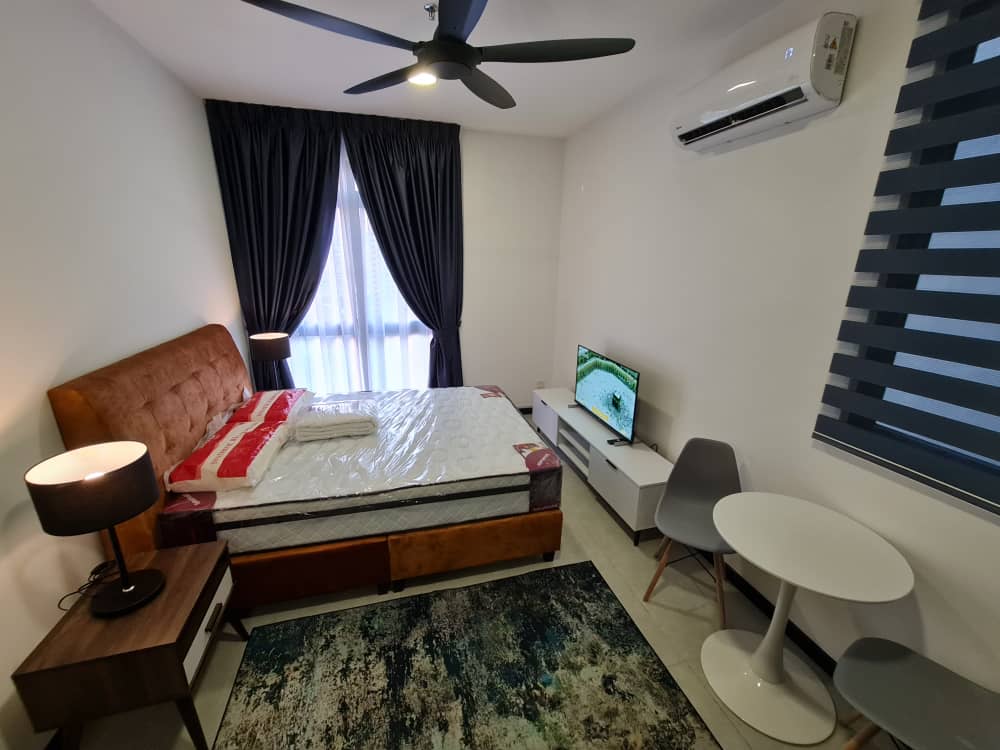 Neu Suites 2R2B 430sf 1800 - photo 3