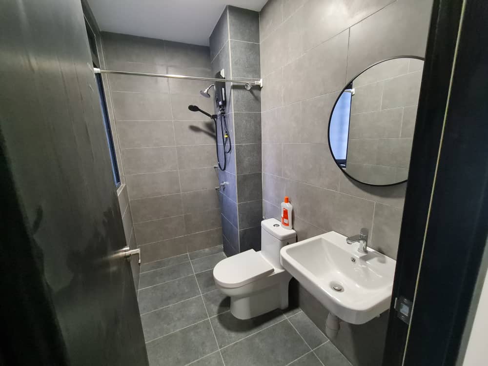 Neu Suites 2R2B 430sf 1800 - photo 7