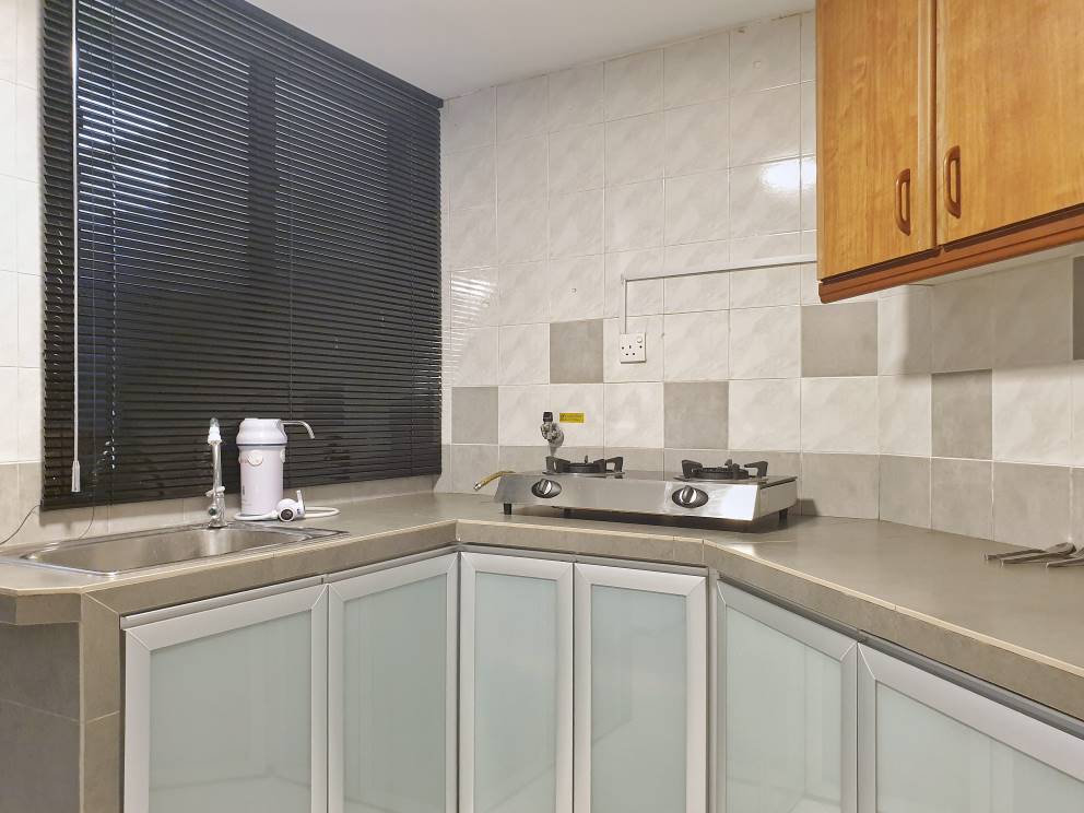 Pantai Panaroma Residence 2and1b 1000sqft - photo 12