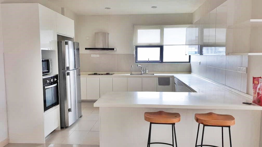 Penthouse AMarine Lakeside Condominium - photo 2