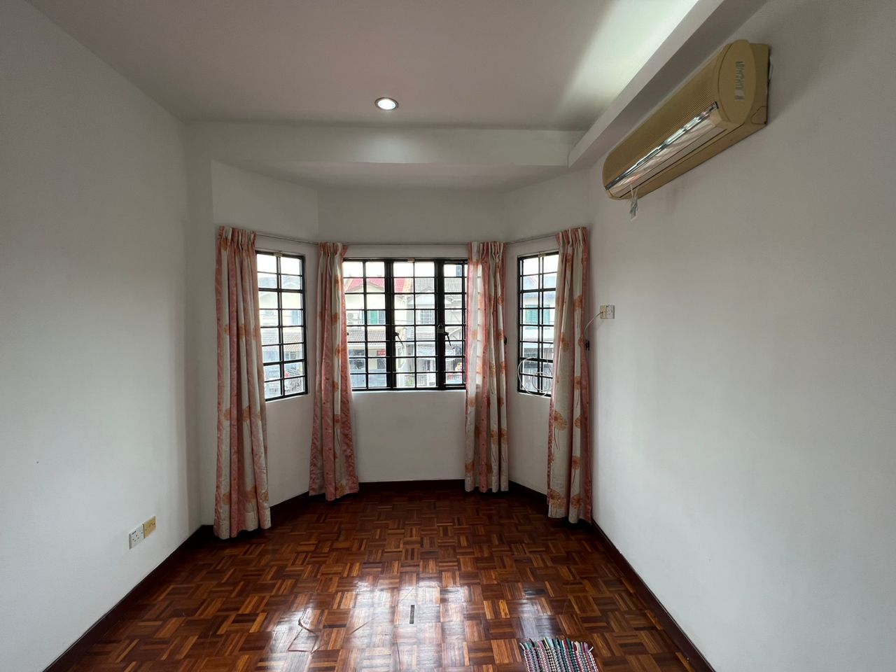 Bandar Sunway PJS 10 double storey house - photo 2