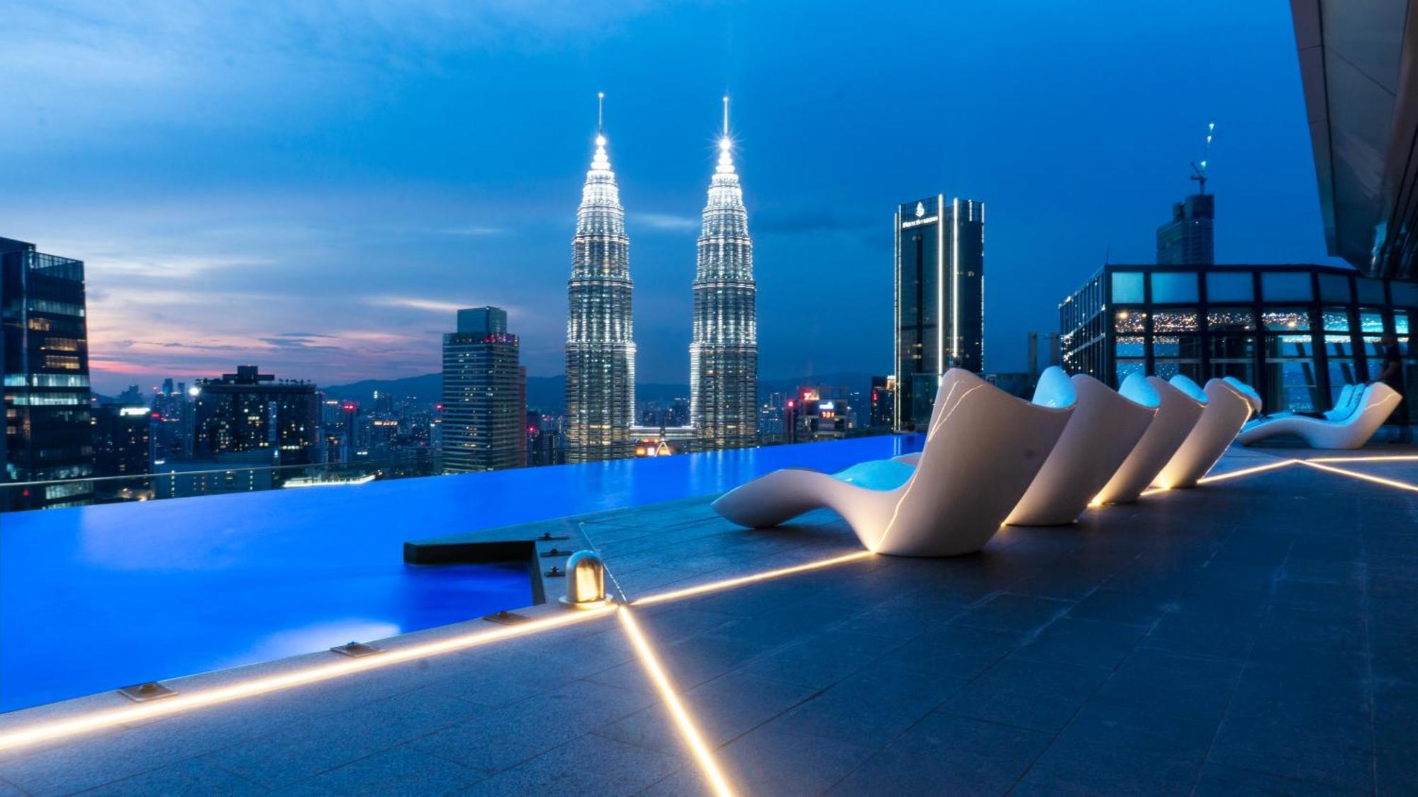 Freehold 300m Cover Link bridge to KLCC - photo 4
