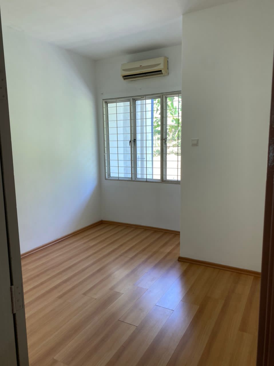 Two and half storey house - photo 8