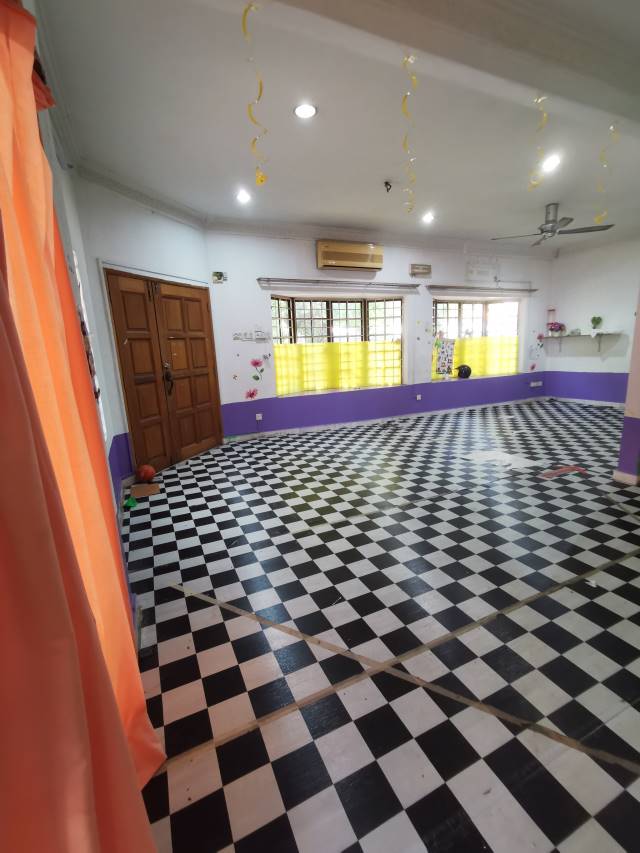 Taman Intan Baiduri One Storey Corner House - photo 2