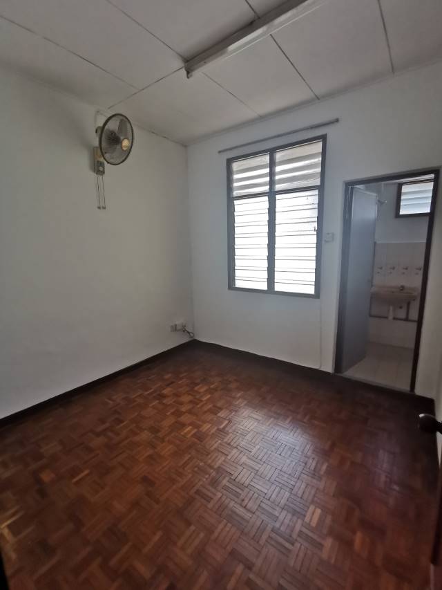 Bandar Menjalara Double Storey House Rent - photo 8