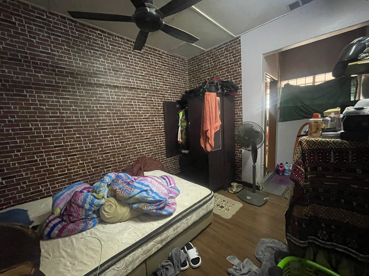 Taman Daya Two And Half Storey House - photo 4