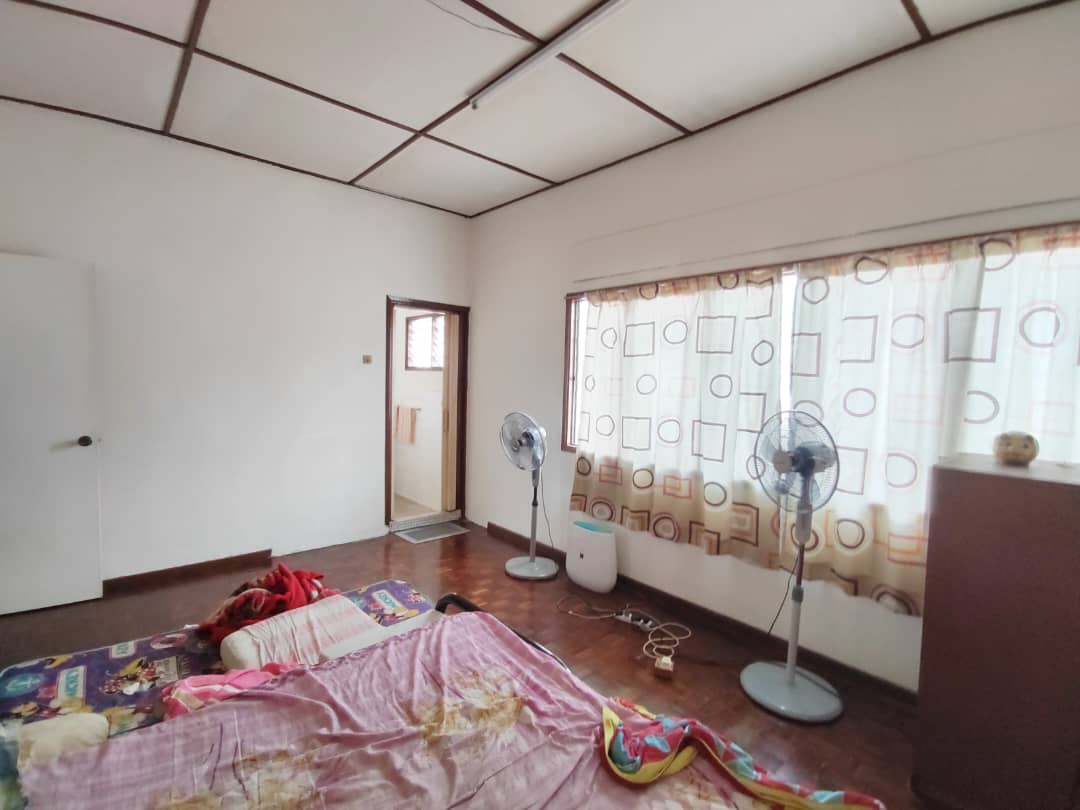 Taman Petaling Double Storey House 990 - photo 3