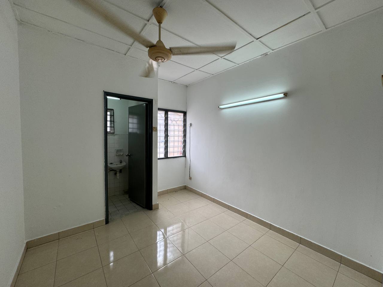 Taman Mastiara Double Storey 64 - photo 3