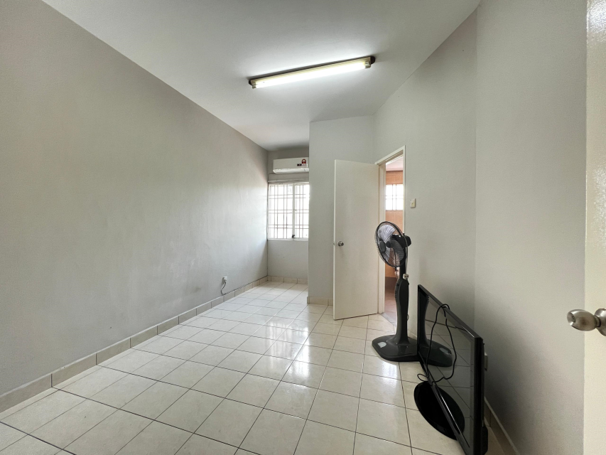 Taman Megah Double Storey House For Rent - photo 4
