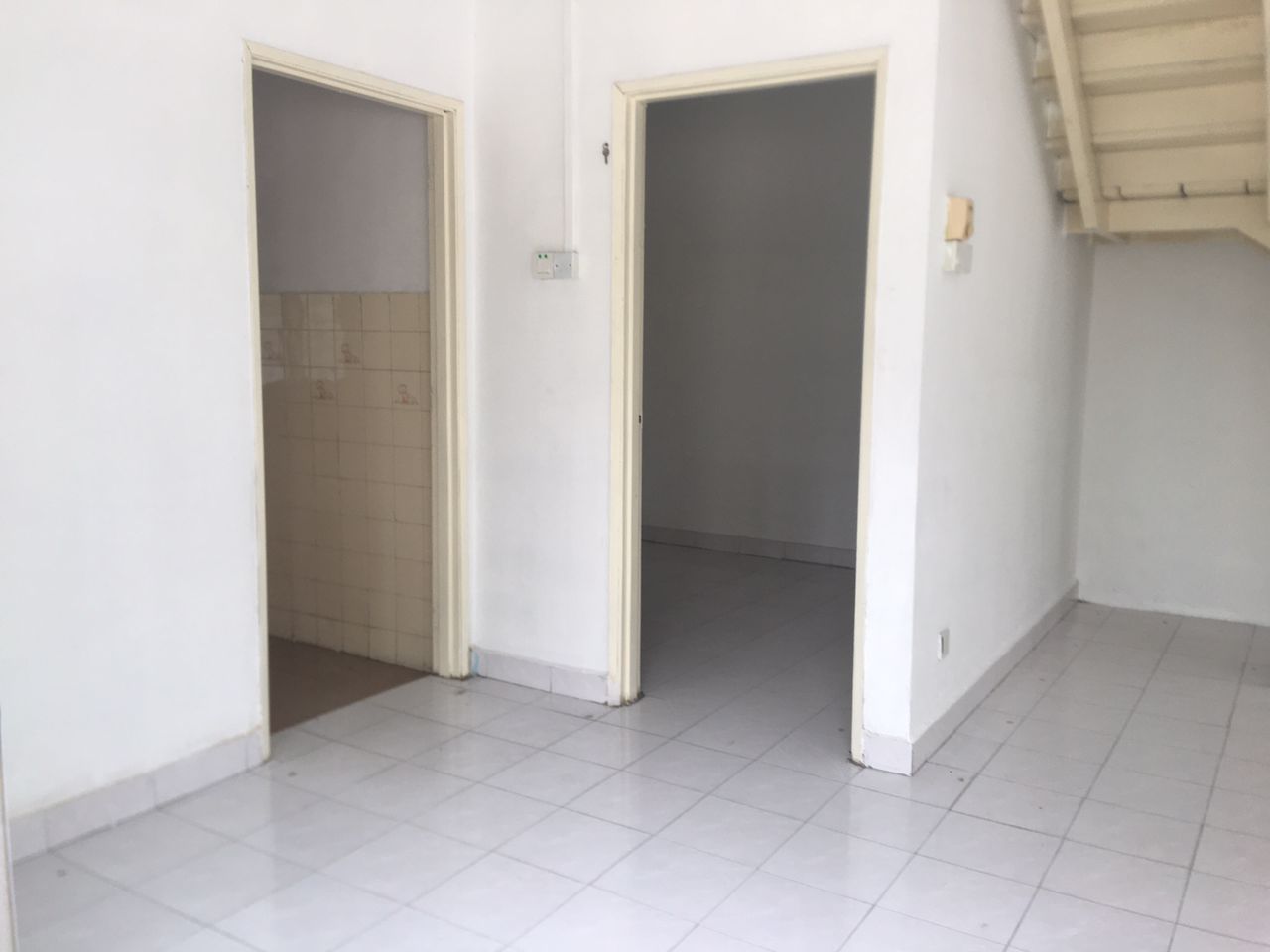 Taman Sri Petaling Double Storey Corner House 1599 - photo 3