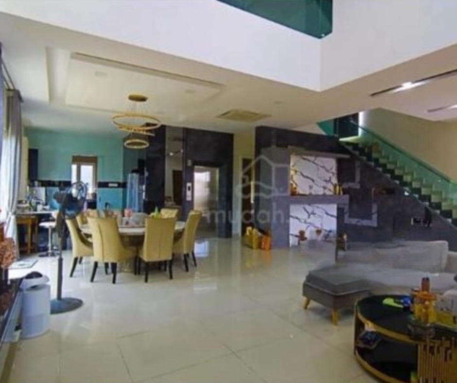 Taman Sri Petaling Double Storey Corner House - photo 4