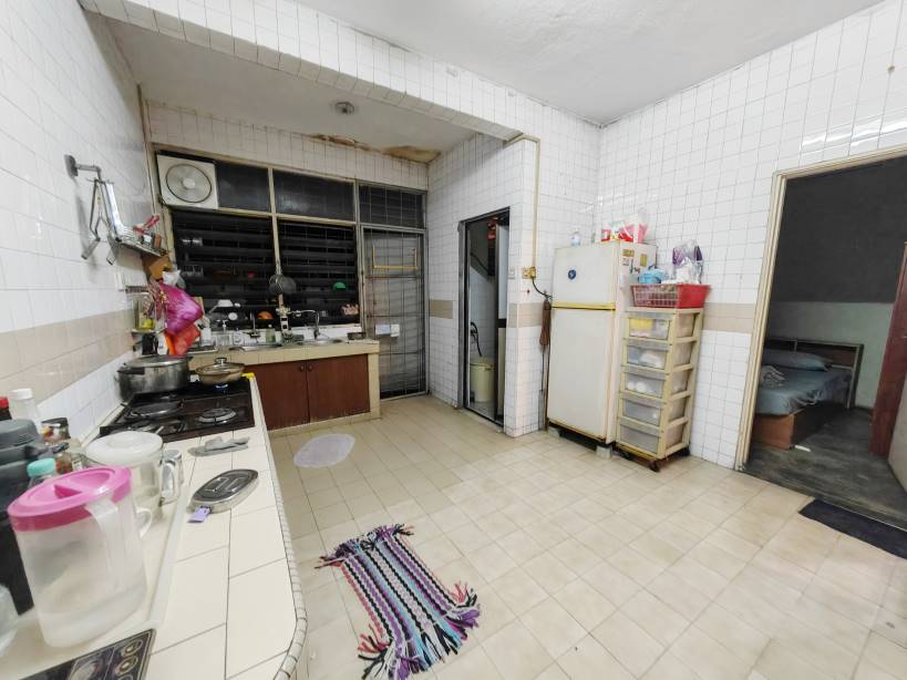 Taman Bukit Maluri Double Storey 950 nett - photo 8