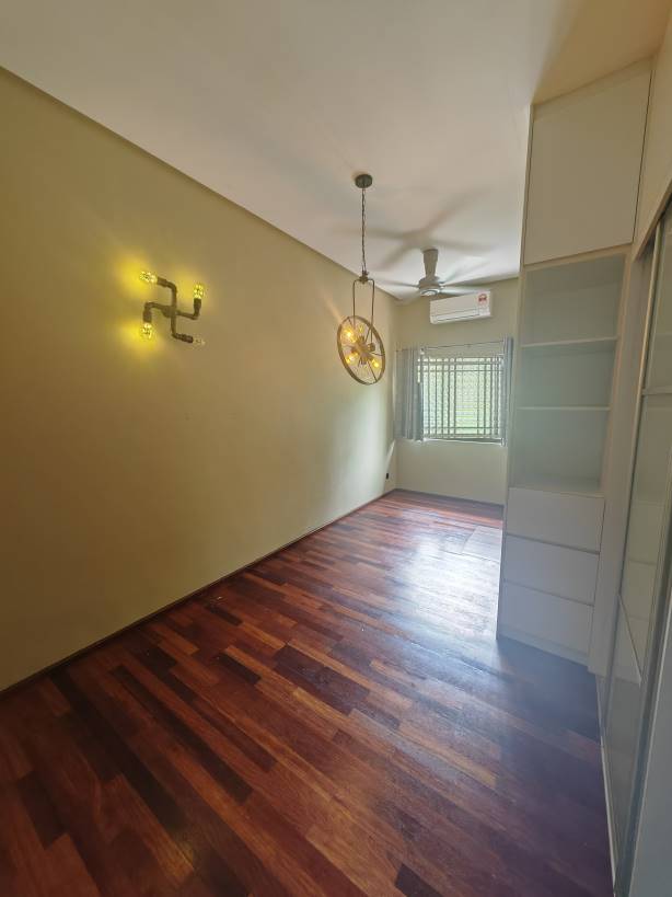 Sunway Spk Two And Half Storey  House  235 - photo 12