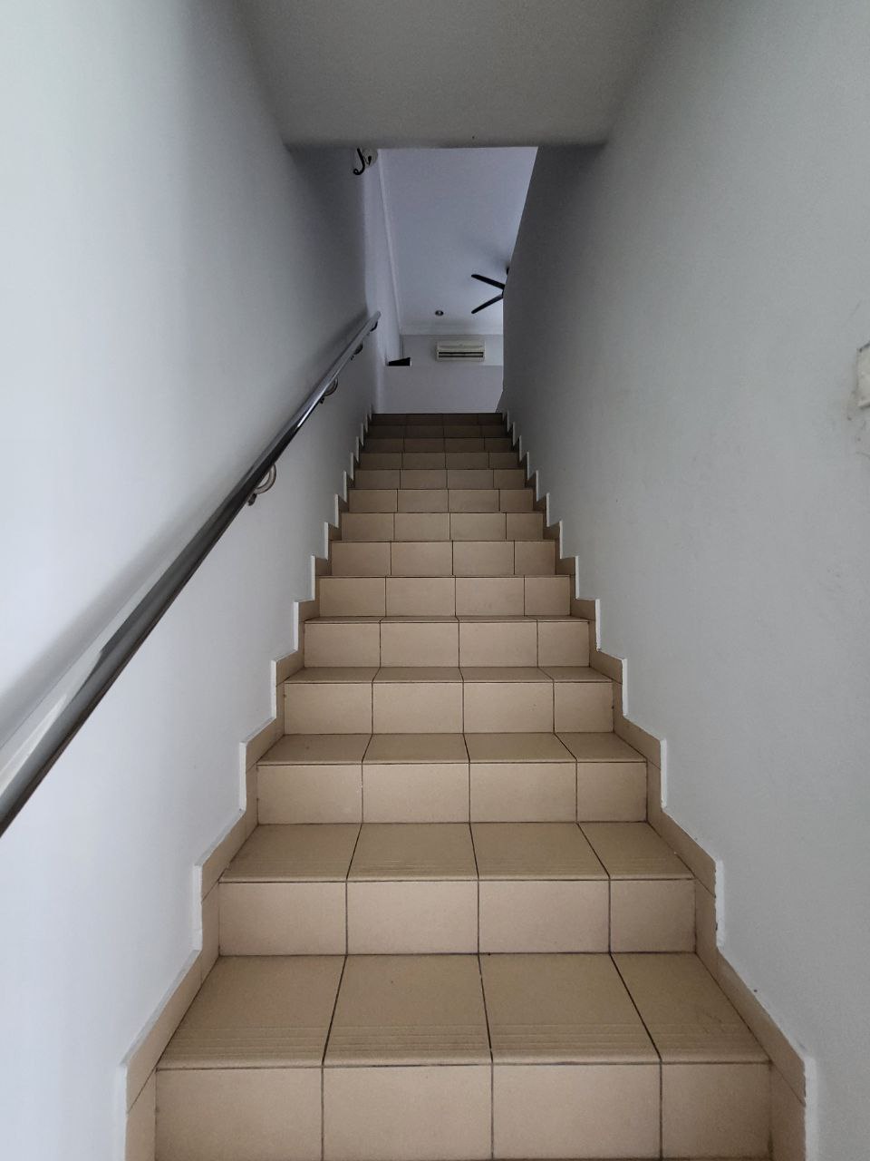 Taman United Double Storey Corner  18 - photo 10