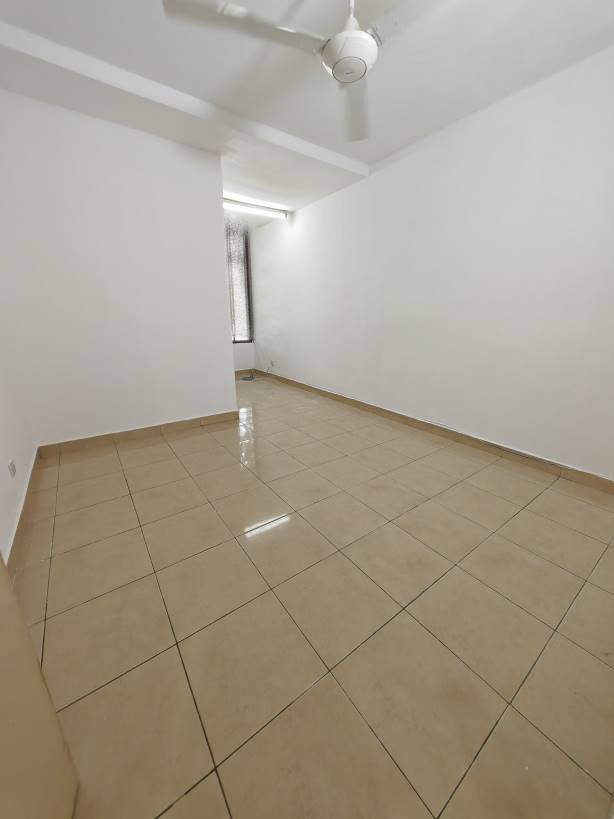 Laman Rimbunan Three Storey House 148 - photo 8
