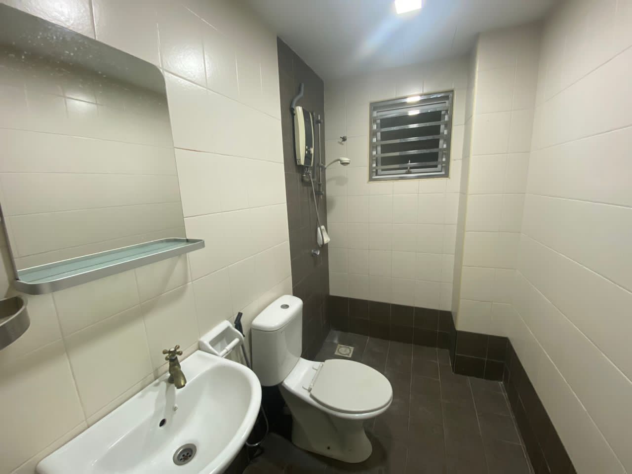 Laman Rimbunan Two And Half Storey 135T - photo 4