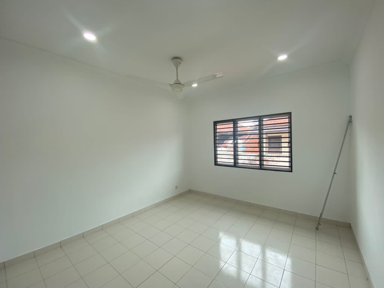 Laman Rimbunan Two And Half Storey 135T - photo 8