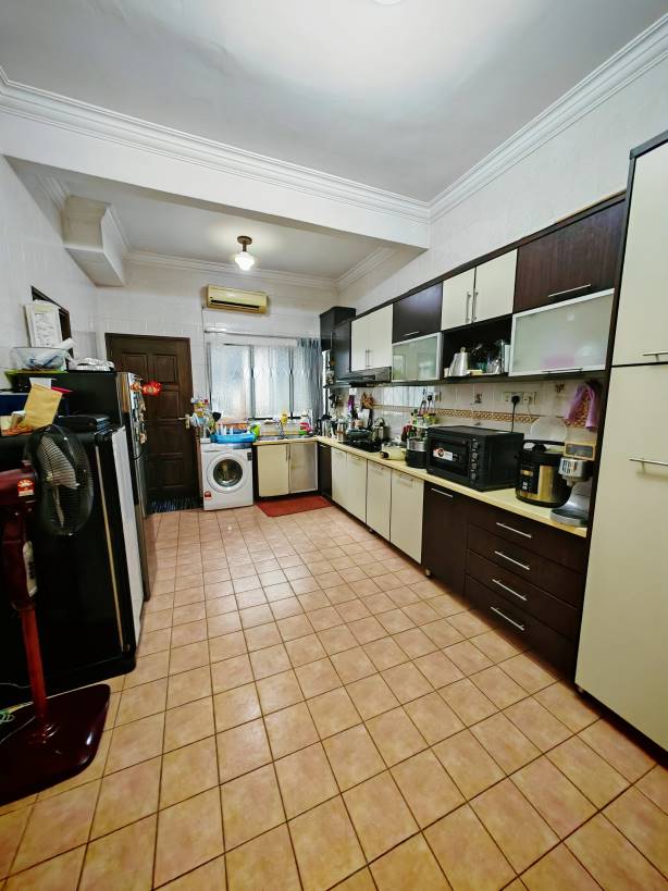 Bayu Damansara Two Storey House For Sale - photo 2