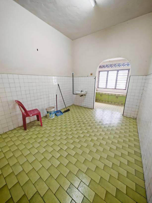 Taman City Double Storey House For Sale - photo 2