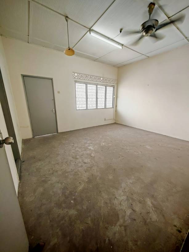 Taman City Double Storey House For Sale - photo 4