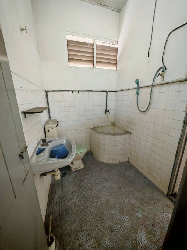 Taman City Double Storey House For Sale - photo 8