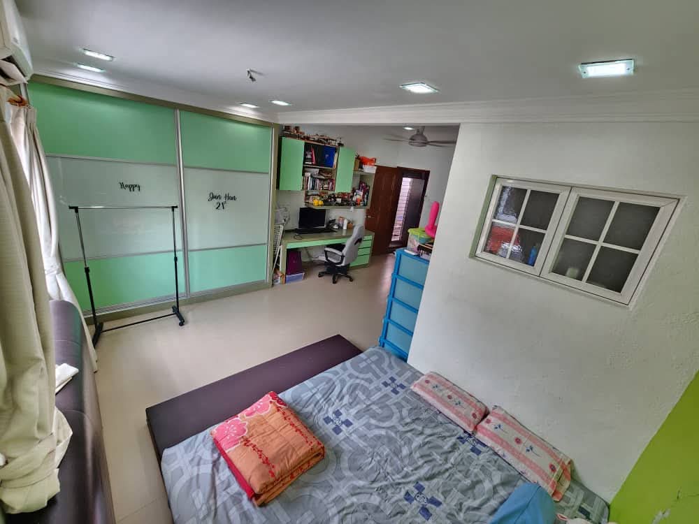 Laman Rimbunan Three Storey 155 - photo 4