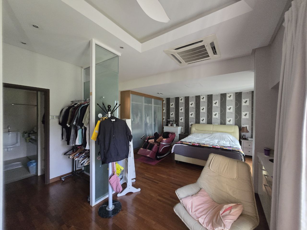 Taman Esplanad Two and Half Sty 235 - photo 11