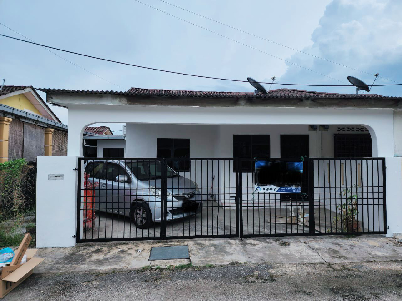 SEMI-D SERI MAHKOTA TAMAN SERIKU KUANTAN
