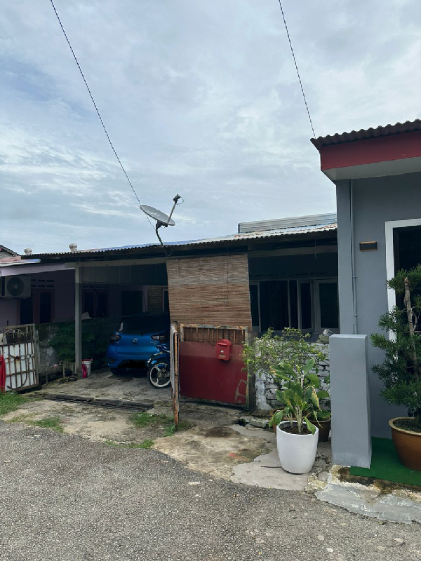 TERES SETINGKAT KOS RENDAH BATU HITAM BESERAH KUANTAN 