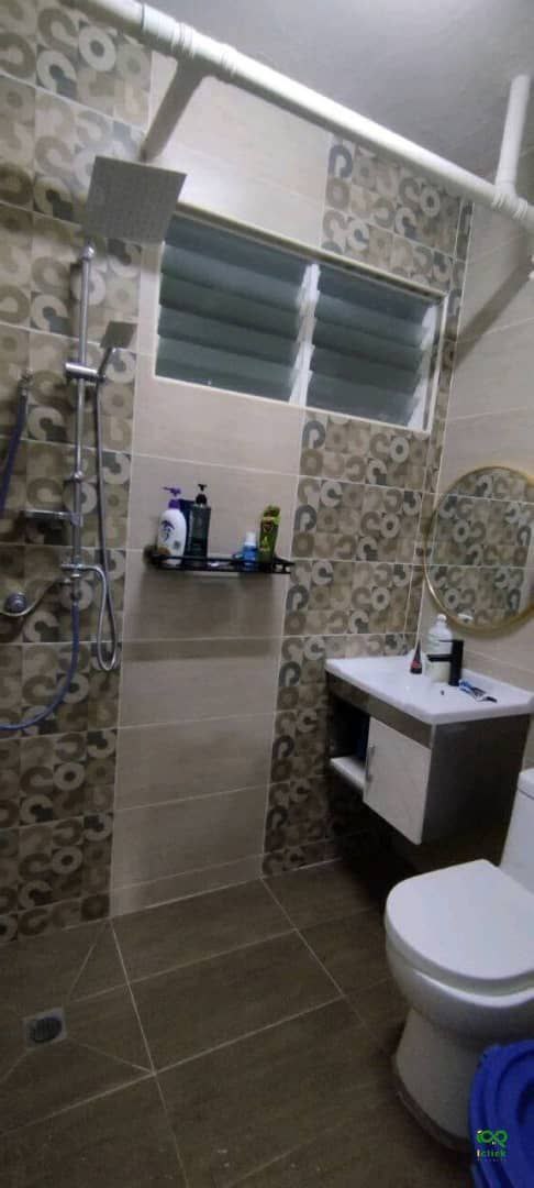 D PIAZZA CONDO FOR SALE BAYAN BARU - photo 2