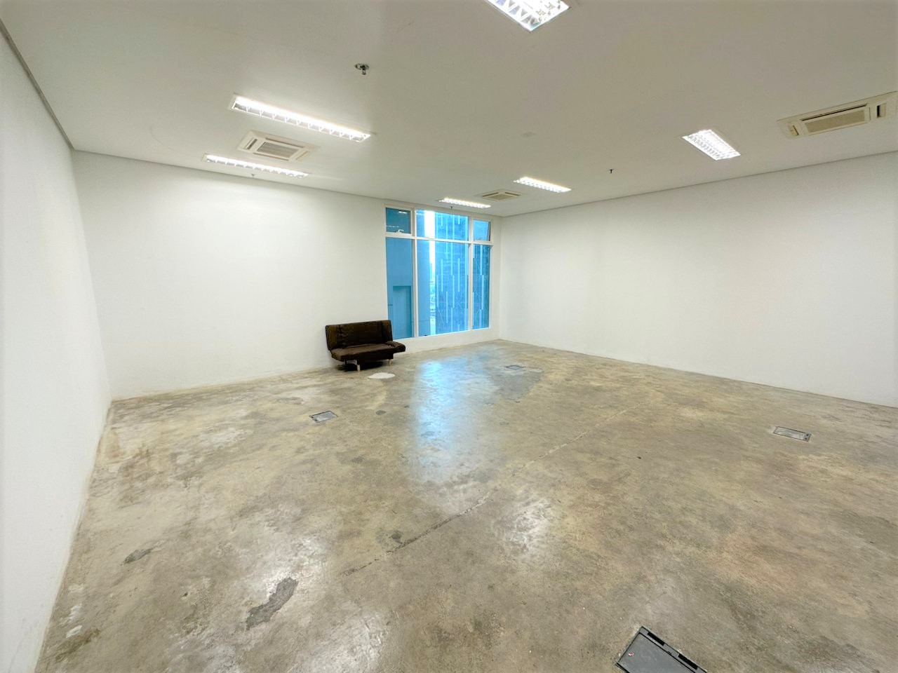 DLao5 Soho Suites KLCC 627 Office Space PF 1500 - photo 2