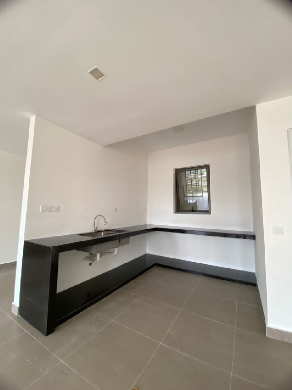 Enesta Kepong 100m to MRT Station - photo 4