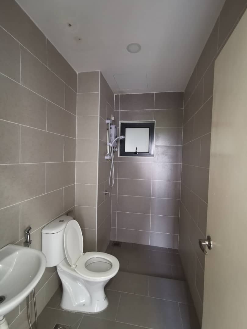 Kiara Plaza, Bandar Teknologi Kajang, Semenyih - photo 2