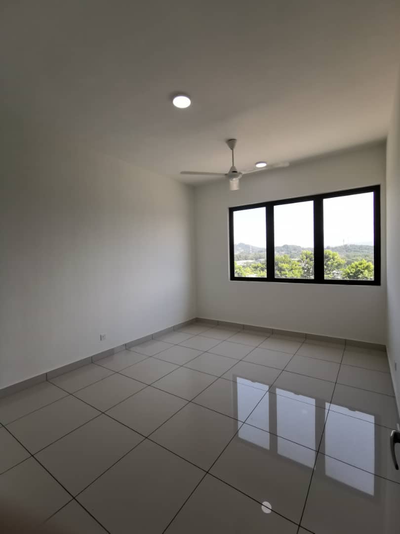 Kiara Plaza, Bandar Teknologi Kajang, Semenyih - photo 4