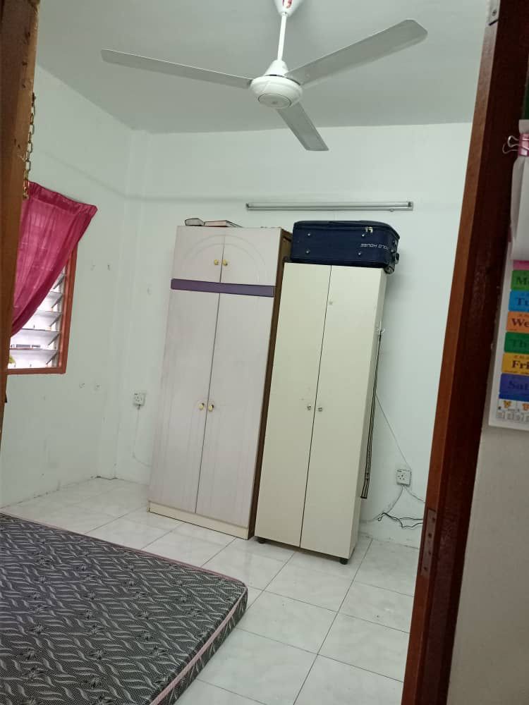Low Floor, Taman Bukit Kenangan Flat, Kajang Prima - photo 3