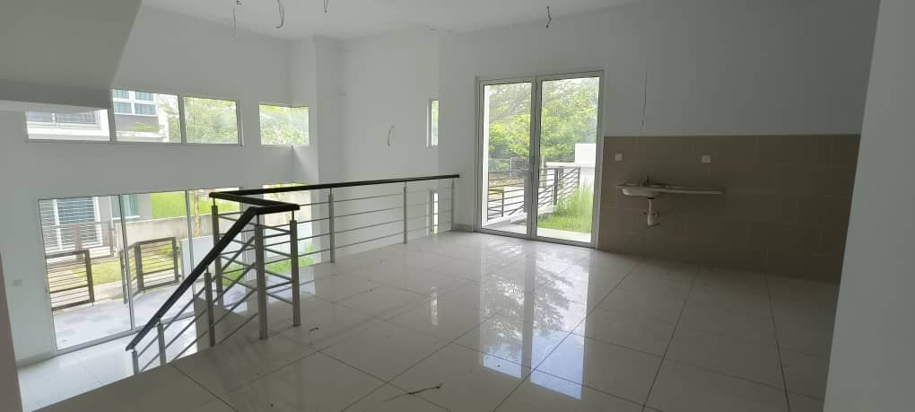 3sty link house, Tiara South, Semenyih - photo 2