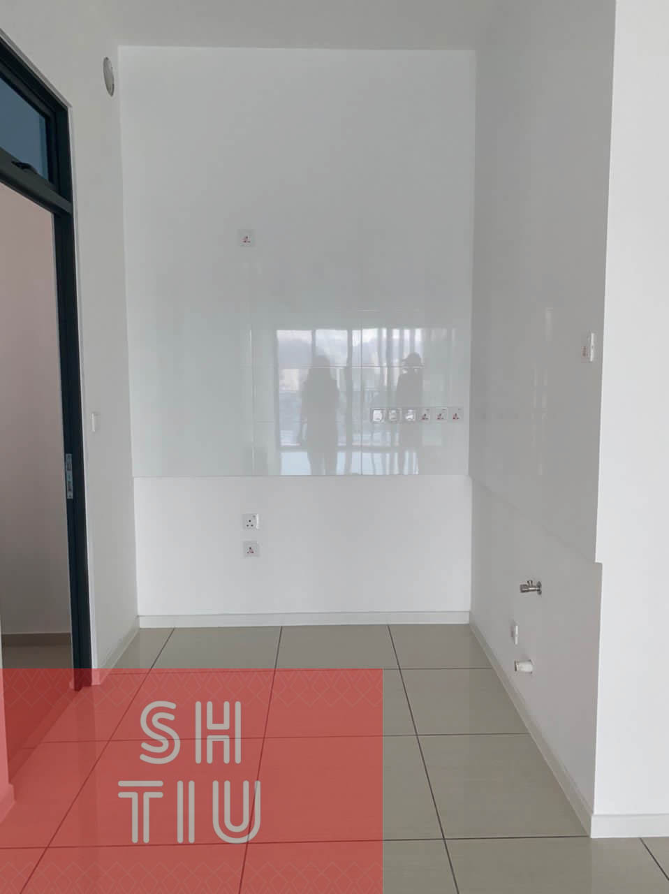QUEENS RESIDENCE UNIT FOR SALE 950sqfr - photo 3