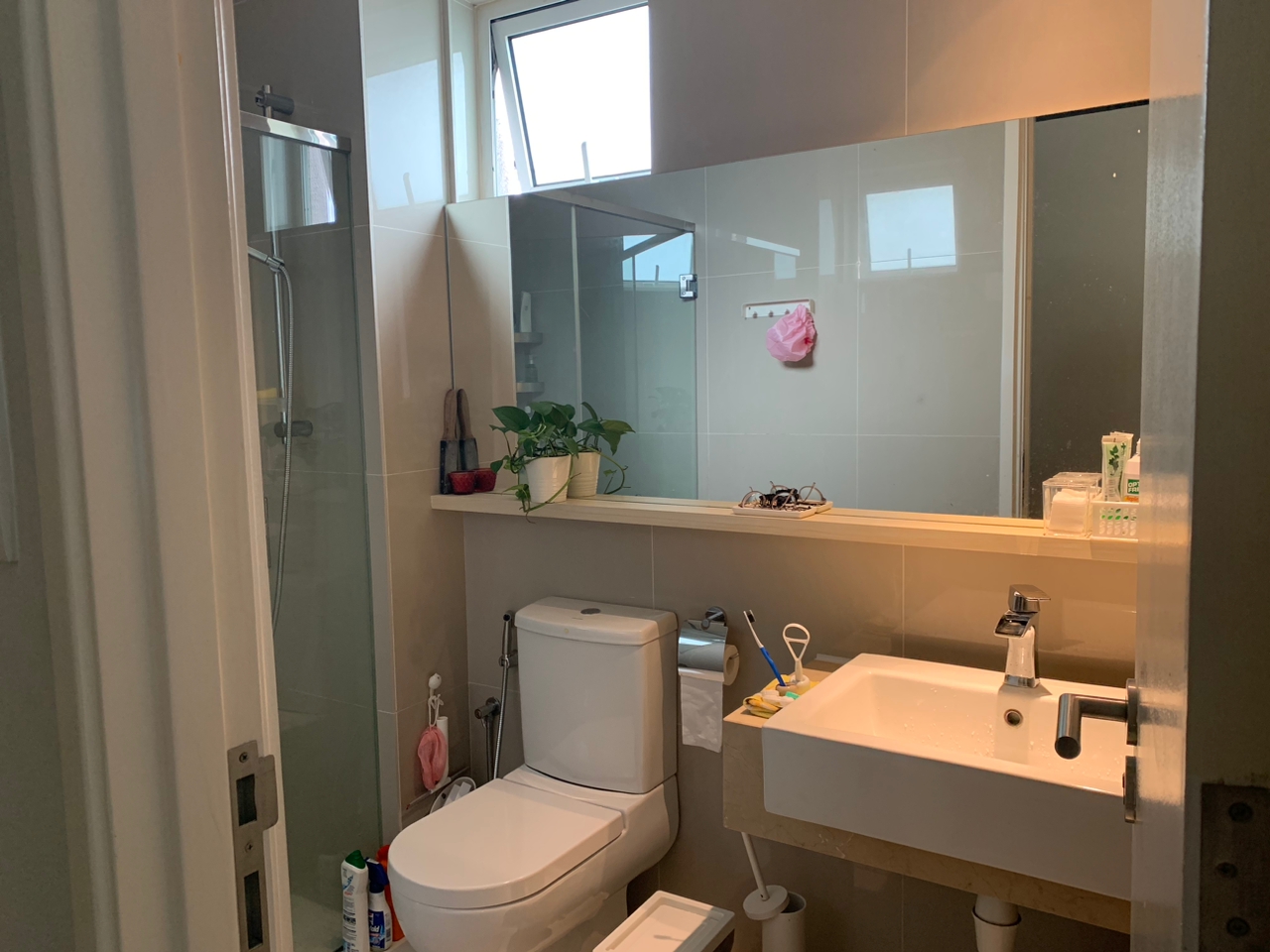 Scenaria Condo, Renovated, North Kiara - photo 5