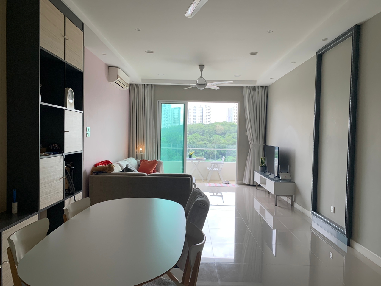 Scenaria Condo, Renovated, North Kiara - photo 6