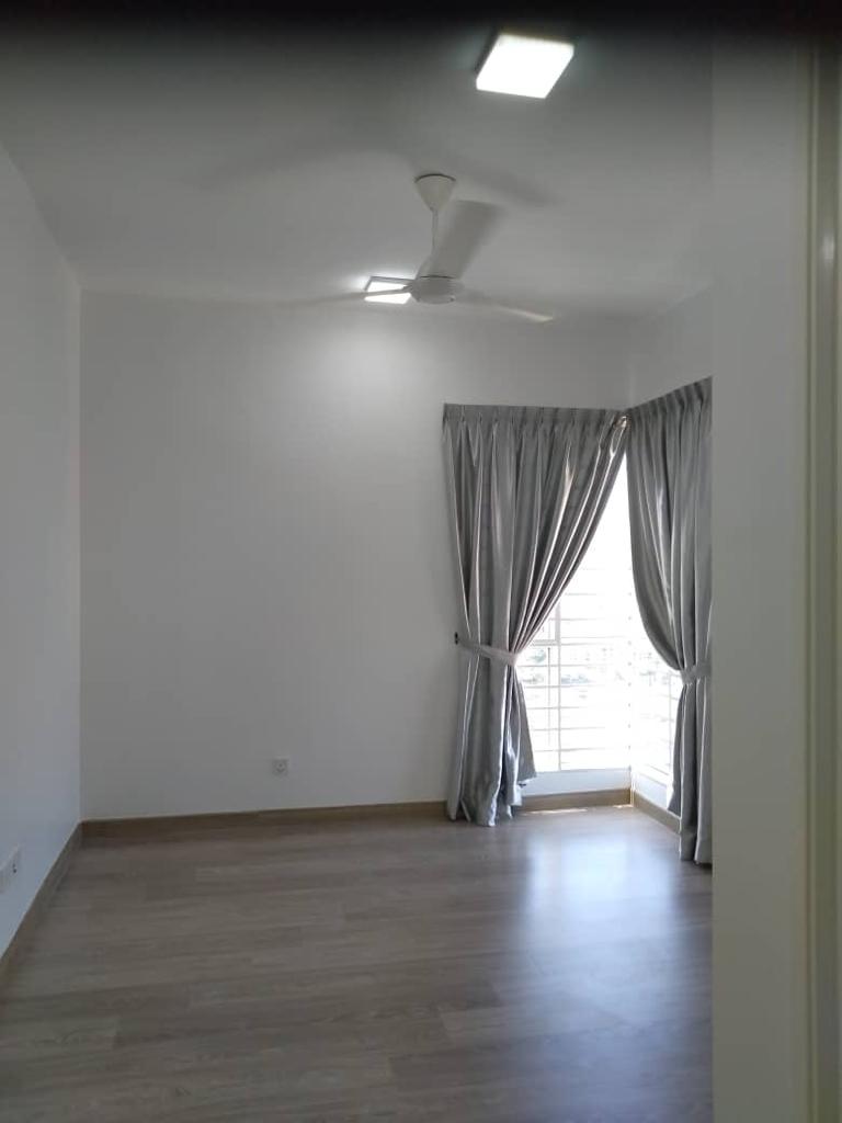 Scenaria Condo, Renovated, Good condition - photo 8