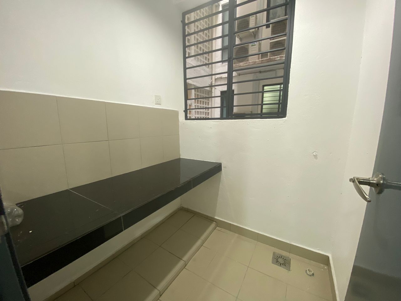 Selayang 18, Partly furnish - photo 2