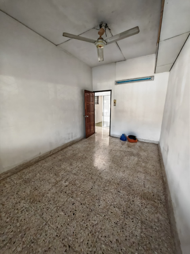 Taman Bukit Maluri, One and half storey house - photo 2